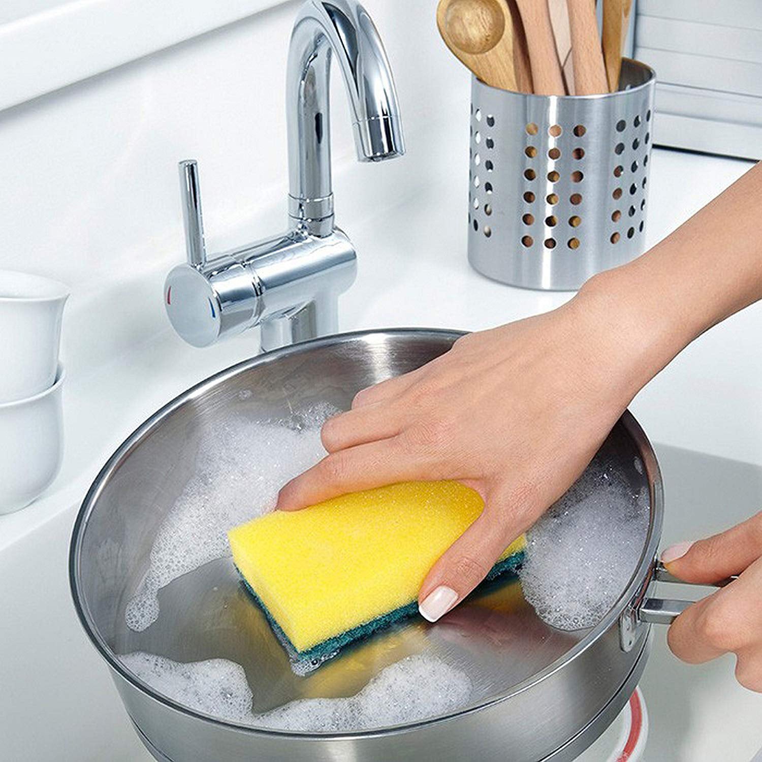 Scrub sponge for kitchen and bathroom, 2 in 1 design Scrub sponge for kitchen and bathroom, 2 in 1 design